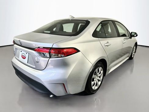 Used 2024 Toyota Corolla LE FWD image 5