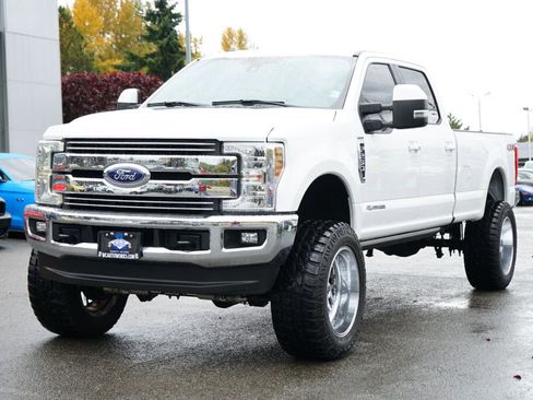 Used 2018 Ford F250 Lariat w/ Lariat Ultimate Package image 2