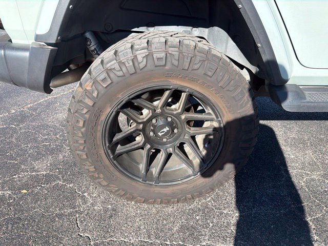Used 2024 Jeep Wrangler Unlimited Sahara AWD/4WD image 7