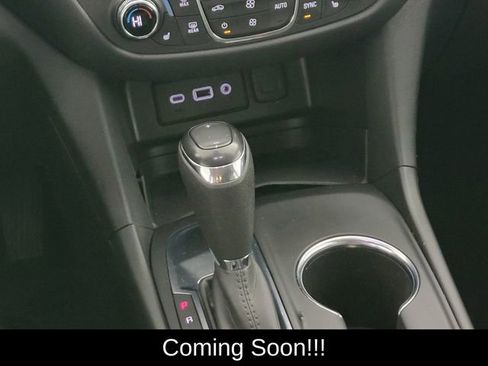 Used 2021 Chevrolet Equinox LT image 24