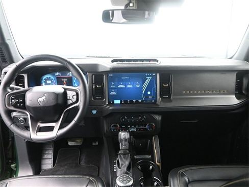 Used 2025 Ford Bronco Badlands w/ Sasquatch Package image 12