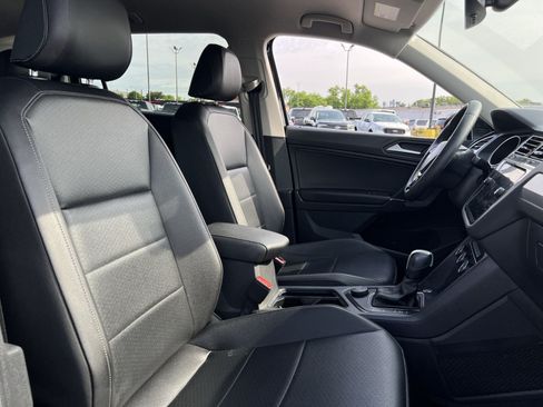 Used 2020 Volkswagen Tiguan SE AWD/4WD image 26