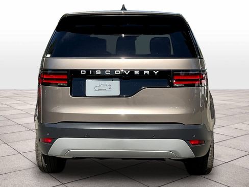 New 2025 Land Rover Discovery S image 6
