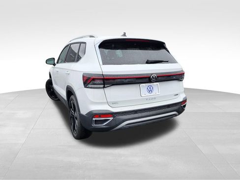 New 2026 Volkswagen Taos SEL AWD/4WD image 4