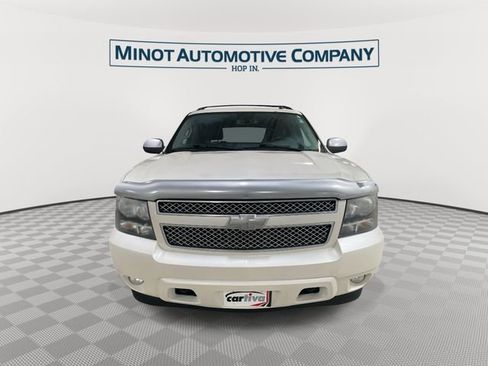 Used 2011 Chevrolet Avalanche LTZ image 3