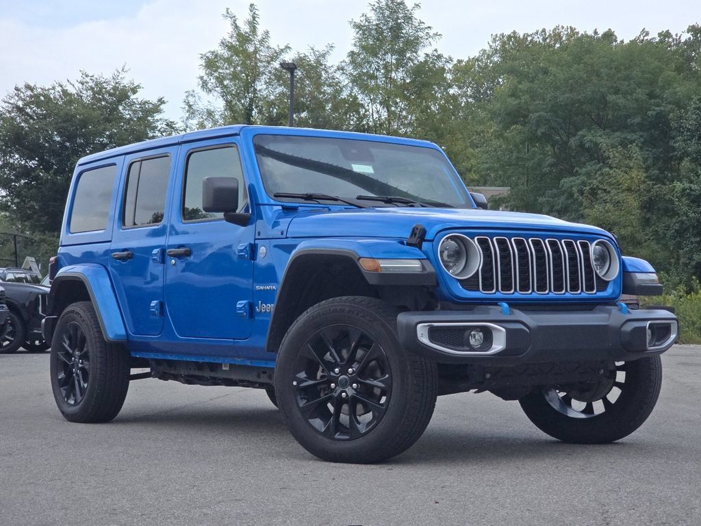 Used 2024 Jeep Wrangler Unlimited Sahara AWD/4WD image 2