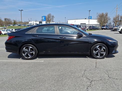 Used 2023 Hyundai Elantra Limited image 7