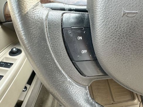 Used 2011 Mercury Grand Marquis LS RWD image 17