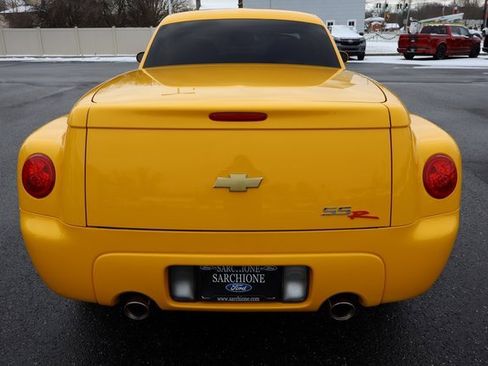 Used 2006 Chevrolet SSR w/ Preferred Equipment Group image 16