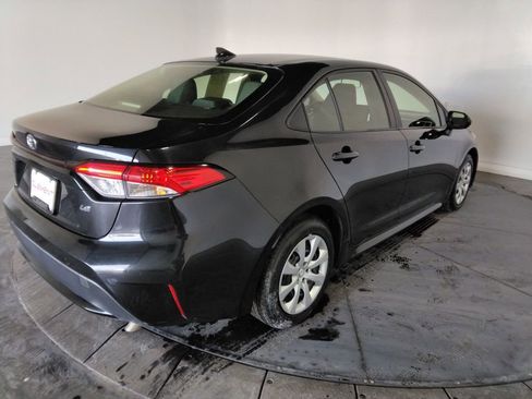 Used 2022 Toyota Corolla LE image 5
