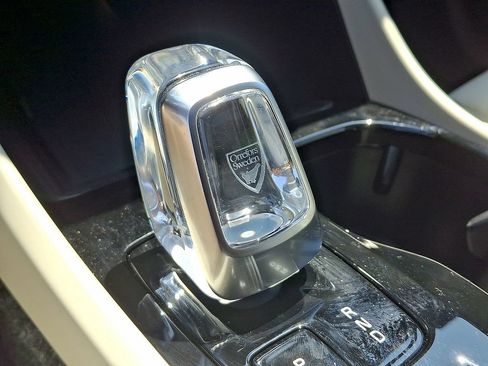 Certified 2026 Volvo XC40 B5 Plus AWD/4WD image 18
