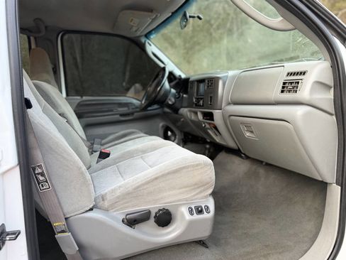 Used 2004 Ford F250 XL image 16