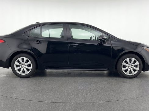 Used 2025 Toyota Corolla LE FWD image 11