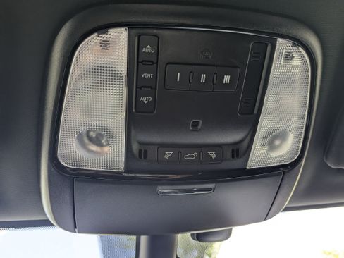 Used 2025 Dodge Durango SRT Hellcat w/ Trailer Tow Group IV AWD/4WD image 32