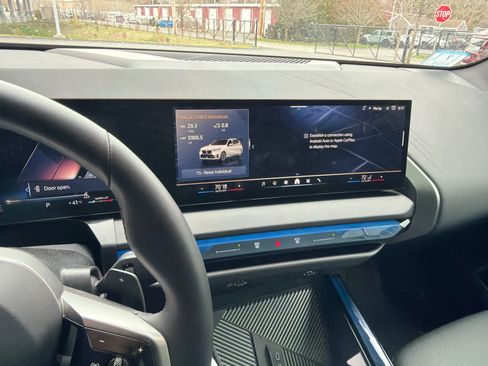 Used 2025 BMW X3 xDrive30i w/ M Sport Package image 13