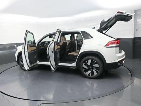 Used 2024 Volkswagen Atlas Cross Sport SE AWD/4WD image 35
