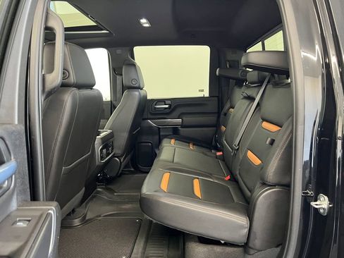 Used 2021 GMC Sierra 2500 AT4 w/ AT4 Premium Plus Package AWD/4WD image 12