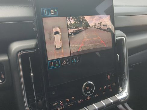 Used 2026 GMC Yukon XL Denali w/ Sun & Power Step Package AWD/4WD image 15