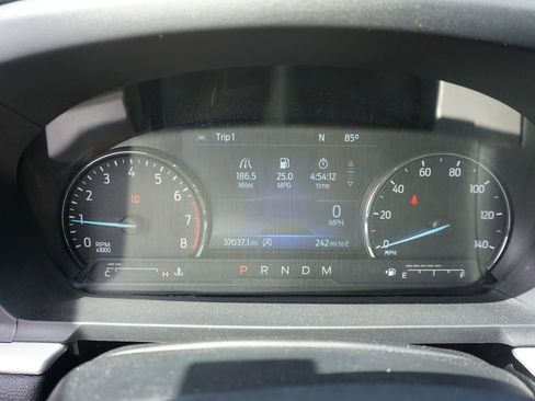 Used 2021 Ford Explorer XLT w/ Equipment Group 202A AWD/4WD image 7