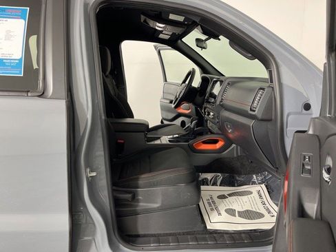 Used 2023 Nissan Frontier PRO-4X w/ Pro Convenience Package AWD/4WD image 35