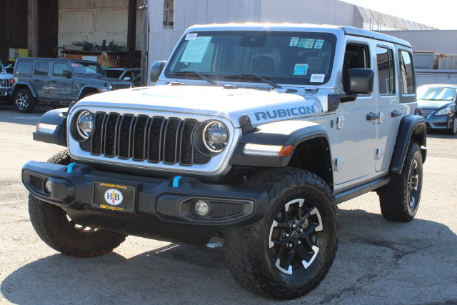 Used 2024 Jeep Wrangler Unlimited Rubicon 4xe AWD/4WD image 11
