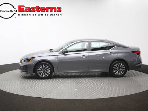 Used 2024 Nissan Altima 2.5 SV AWD/4WD image 60