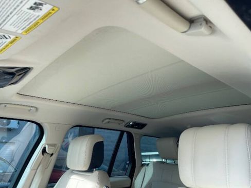 Used 2019 Land Rover Range Rover HSE AWD/4WD image 16