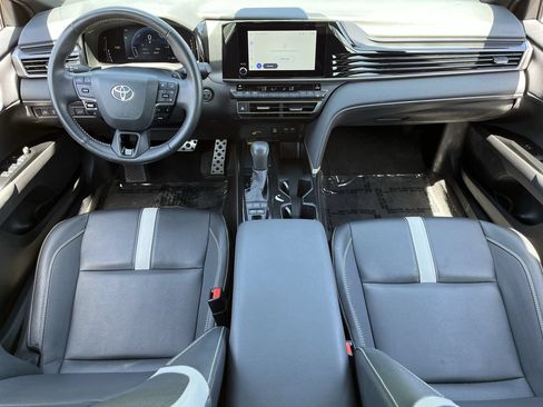Used 2025 Toyota Camry SE FWD image 9