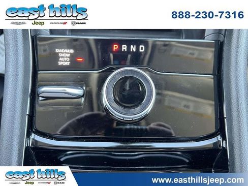 Certified 2023 Jeep Grand Cherokee Limited w/ Black Appearance Package AWD/4WD image 33