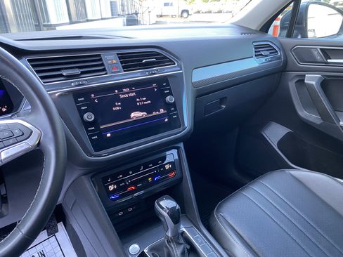 Used 2022 Volkswagen Tiguan SE image 22