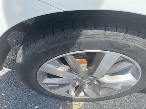 Used 2014 Nissan Pathfinder Platinum image 6