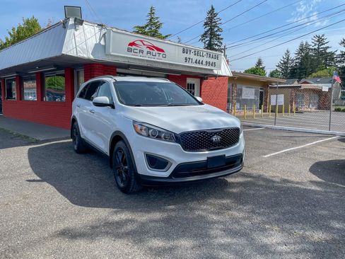 Used 2016 Kia Sorento AWD w/ LX Convenience Package image 5
