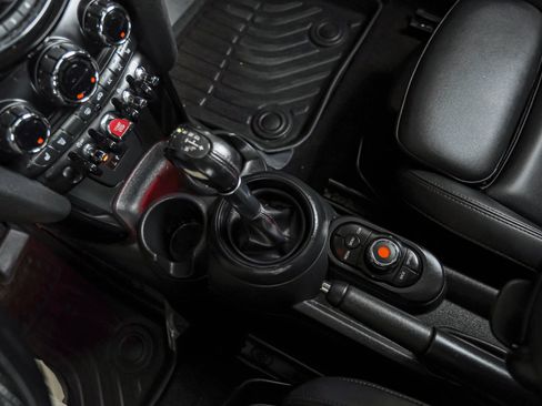 Used 2019 MINI Cooper S w/ Premium Package image 21