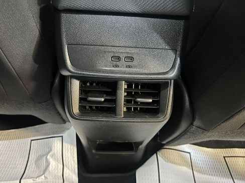 Used 2025 Chevrolet Equinox LT FWD image 23