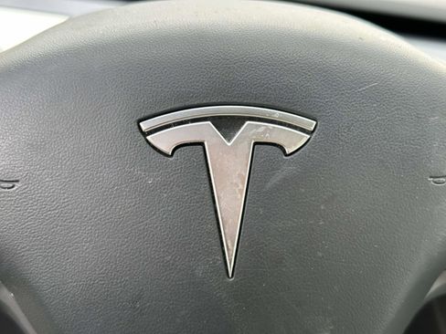 Used 2021 Tesla Model 3 Standard Range Plus image 18