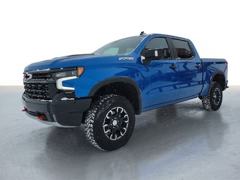 Used 2025 Chevrolet Blazer EV RS image 2