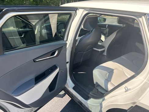 Used 2024 Kia EV6 Wind w/ Wind Technology Package AWD/4WD image 19