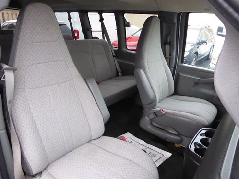 Used 2017 Chevrolet Express 2500 LT w/ LT Preferred Equipment Group image 19