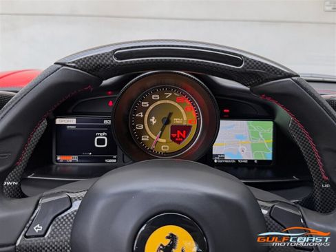 Used 2019 Ferrari 488 GTB RWD image 13