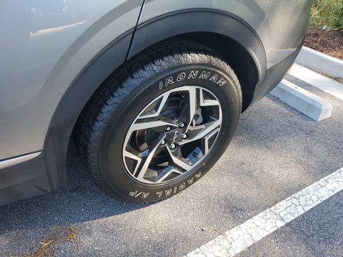 Used 2025 Kia Sportage LX image 7