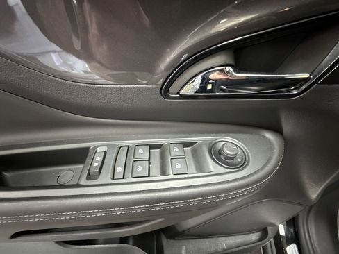 Used 2022 Buick Encore Preferred w/ Safety Package II image 21