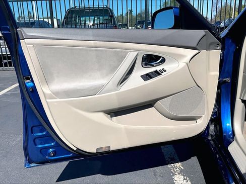 Used 2009 Toyota Camry LE image 24