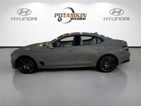 Used 2026 Genesis G70 2.5T image 8