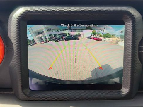 Used 2021 Jeep Wrangler Unlimited Sahara AWD/4WD image 11