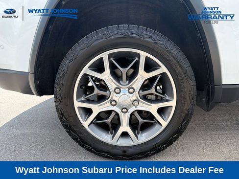 Used 2021 Jeep Grand Cherokee Limited w/ Premium Lighting Group AWD/4WD image 9