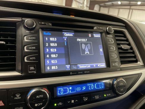 Used 2019 Toyota Highlander Limited Platinum AWD/4WD image 20