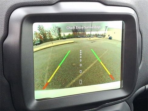 Used 2023 Jeep Renegade Latitude image 13