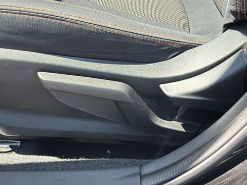 Used 2019 Subaru Crosstrek 2.0i Premium w/ Moonroof Package AWD/4WD image 18