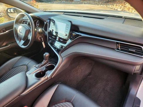Used 2024 Toyota Camry SE image 13