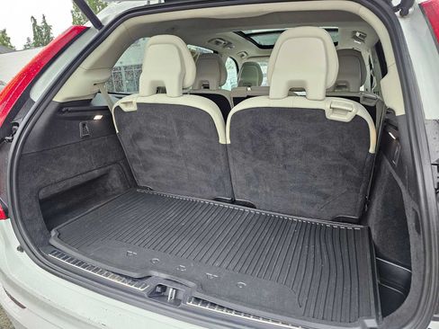 Used 2020 Volvo XC90 T5 Momentum w/ Protection Package AWD/4WD image 16